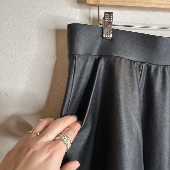 Torrid Black Faux Leather Skater Skirt Size XL/1X Goth Vampire 90s Punk Dark EUC - Picture 10 of 12